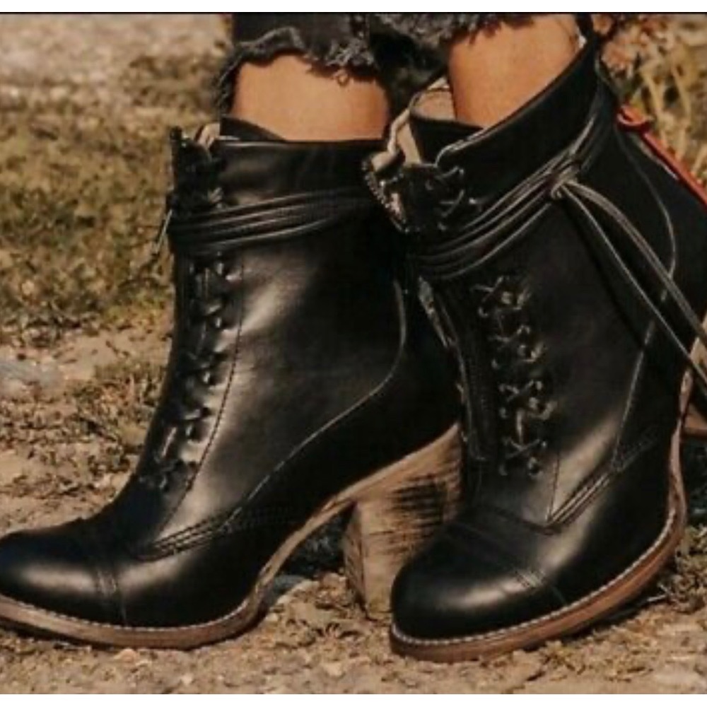 FreeBird by Steven Bailey Boots, Size 6, Black
